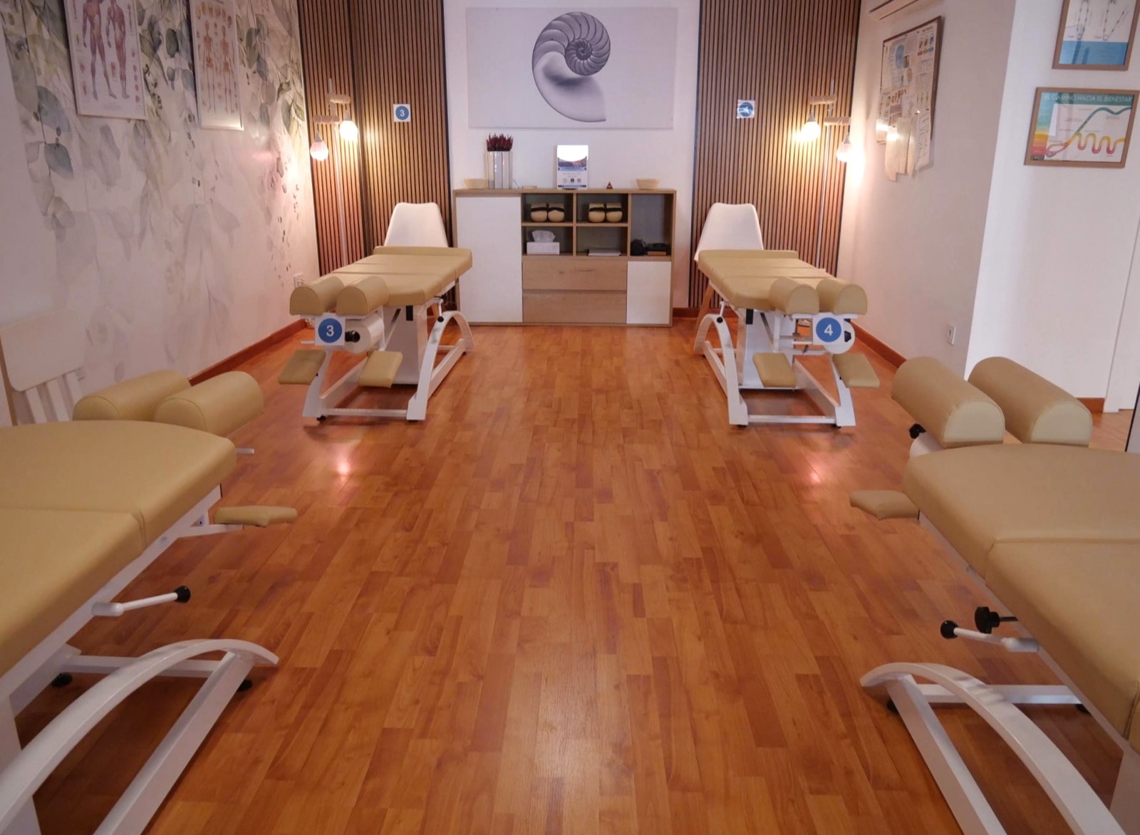 Sala de ajustes — hasta cuatro personas simultáneas