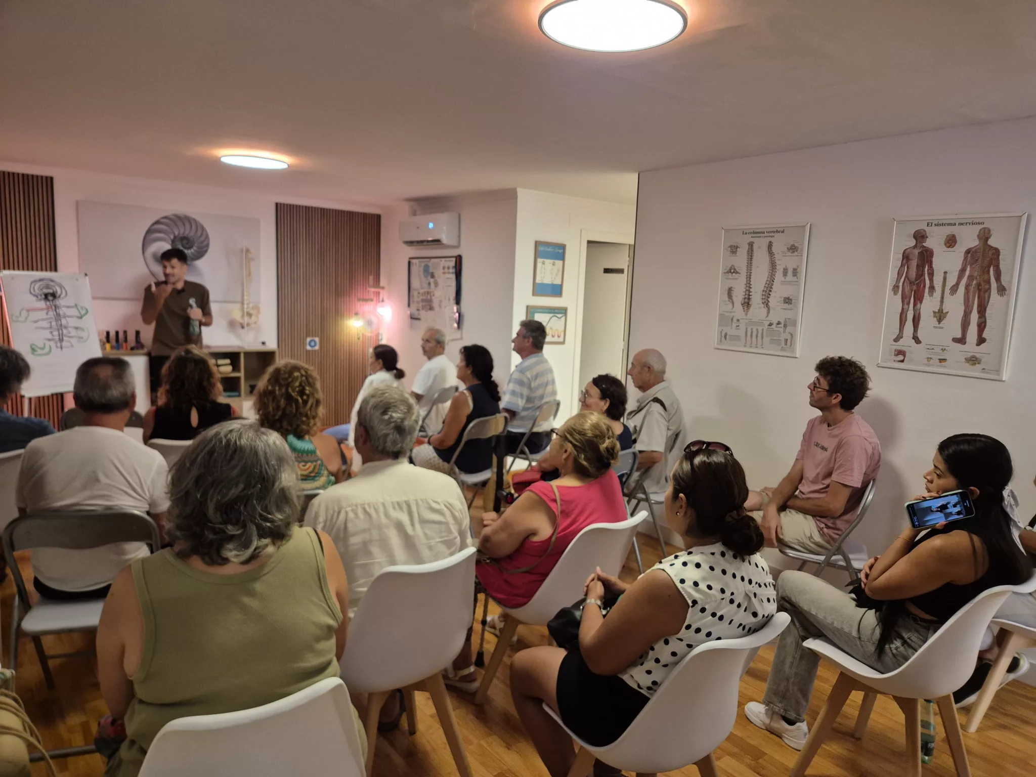 Taller quiropráctico abierto en Akra